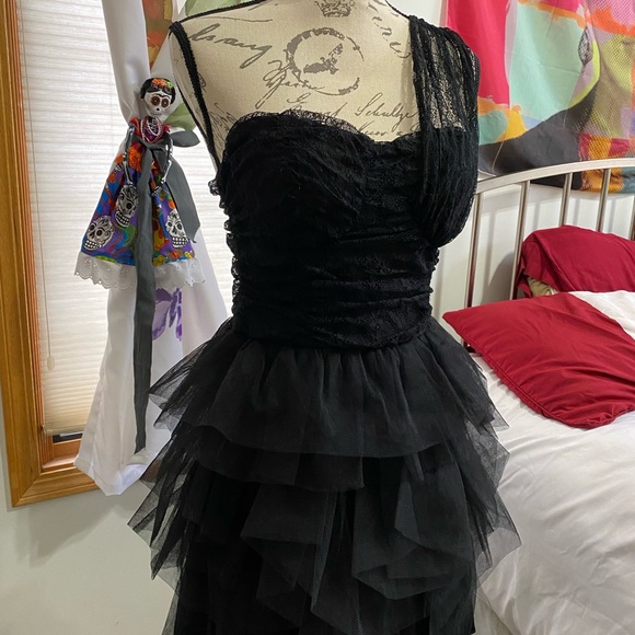 Black short party dress - Picture 9 of 10